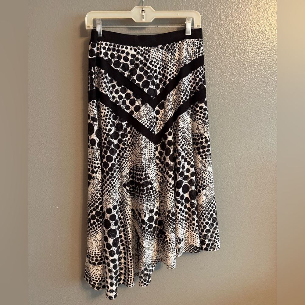 Elegant Black and White Patterned A-Line Skirt